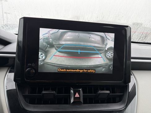 Used 2023 Toyota Corolla Cross L image 17