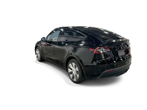 Certified 2023 Tesla Model Y Long Range AWD/4WD image 4