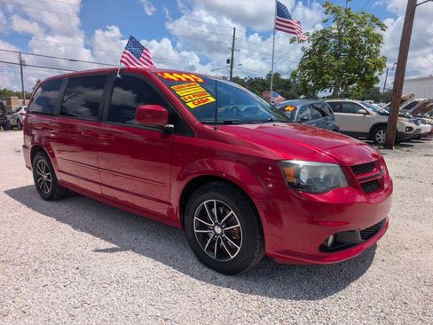 Used 2016 Dodge Grand Caravan R/T FWD image 3