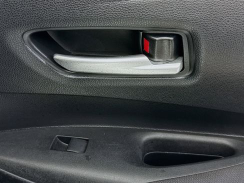 Used 2021 Toyota Corolla LE image 28