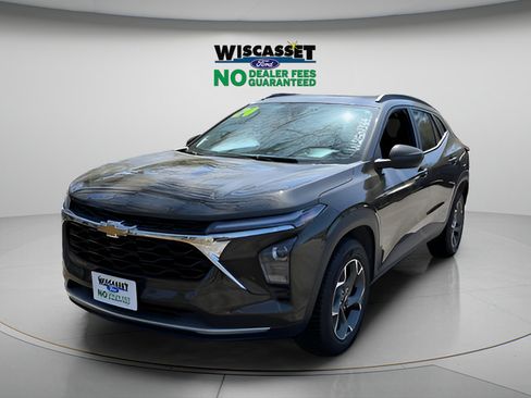 Used 2024 Chevrolet Trax LT w/ LT Convenience Package FWD image 14