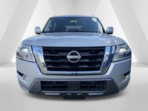 Used 2023 Nissan Armada SL w/ Captain's Chairs Package image 2