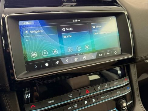 Used 2020 Jaguar F-PACE Prestige image 22