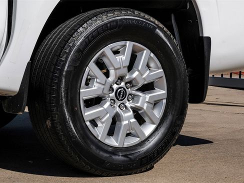 Used 2022 Nissan Frontier SV image 54