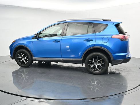 Used 2017 Toyota RAV4 SE w/ Advanced Technology Package AWD/4WD image 5