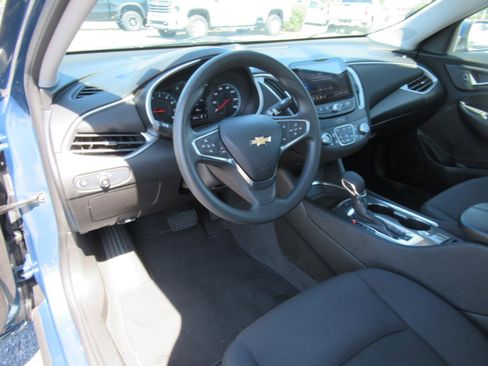 Used 2025 Chevrolet Malibu LT FWD image 17