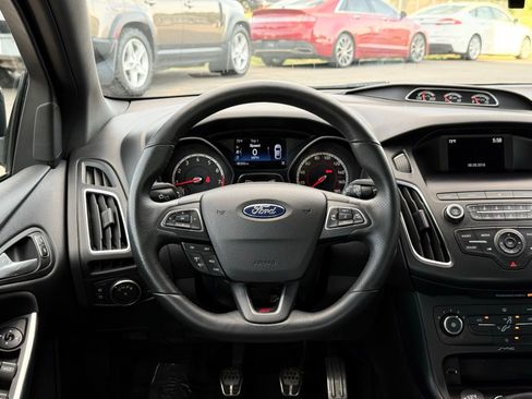 Used 2018 Ford Focus ST FWD image 34