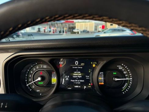 Used 2024 Jeep Wrangler Unlimited image 20