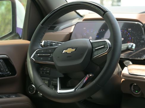 New 2026 Chevrolet Suburban High Country AWD/4WD image 24
