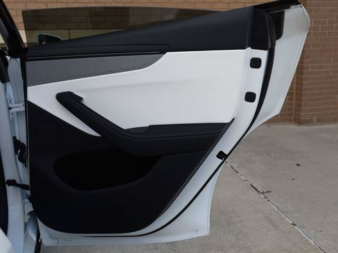 Used 2026 Tesla Model Y 2WD image 24