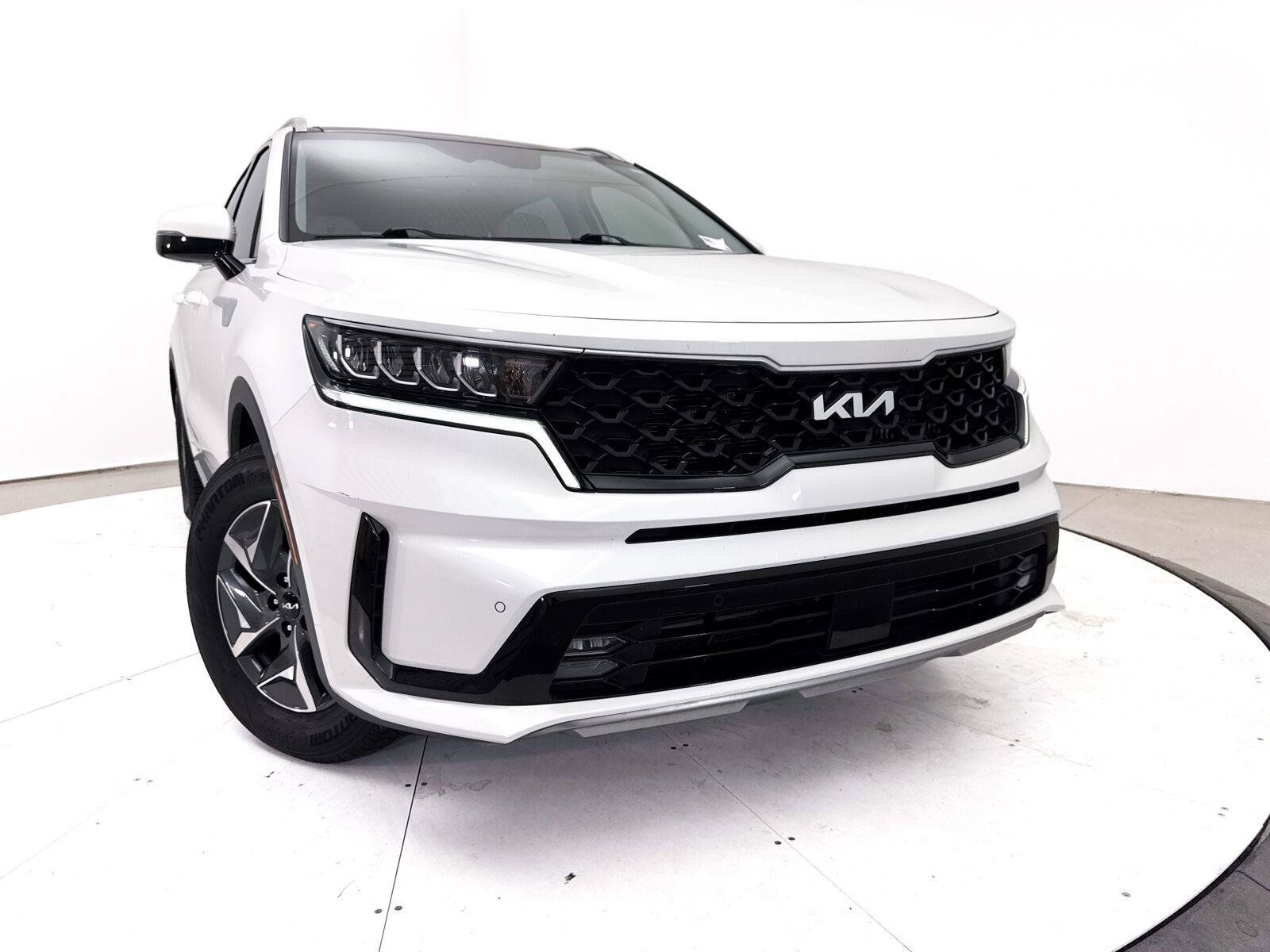 Used 2023 Kia Sorento EX w/ Panoramic Sunroof Package FWD image 7