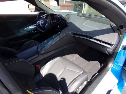 Used 2021 Chevrolet Corvette Stingray Coupe w/ Z51 Performance Package image 28