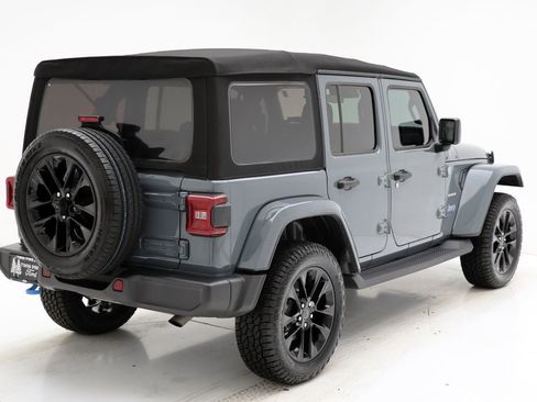 Used 2024 Jeep Wrangler Unlimited Sahara image 9