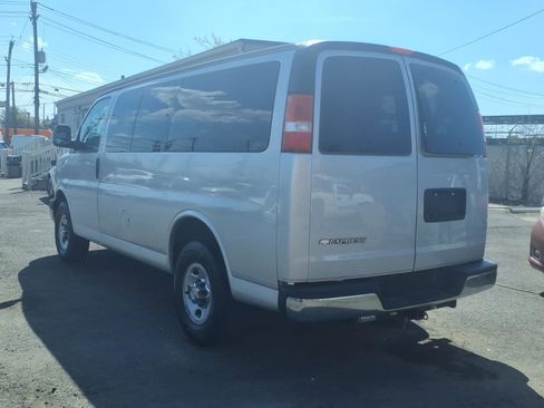 Used 2020 Chevrolet Express 2500 LT w/ LT Preferred Equipment Group image 5