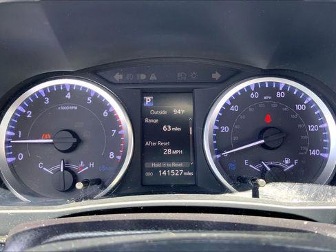 Used 2019 Toyota Highlander LE FWD image 25