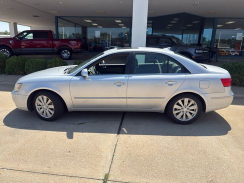 Used 2009 Hyundai Sonata Limited FWD image 10