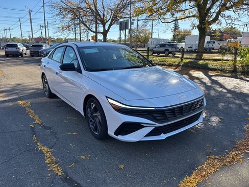 New 2025 Hyundai Elantra Sport image 1