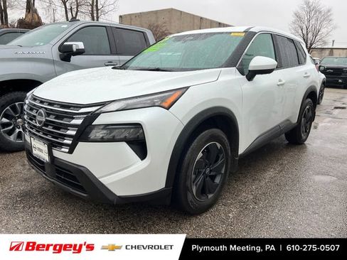 Used 2025 Nissan Rogue SV image 6