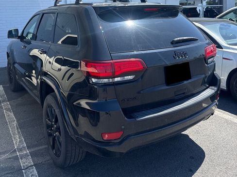 Used 2020 Jeep Grand Cherokee Altitude AWD/4WD image 2