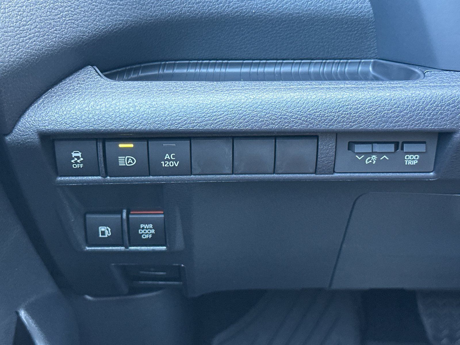 Used 2026 Toyota Sienna XSE FWD image 29