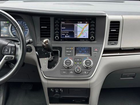 Used 2020 Toyota Sienna AWD image 20