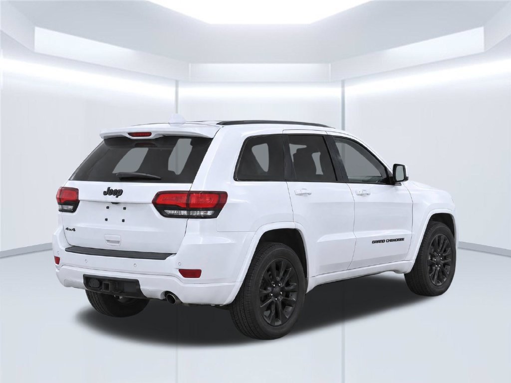 Used 2020 Jeep Grand Cherokee Altitude AWD/4WD image 4