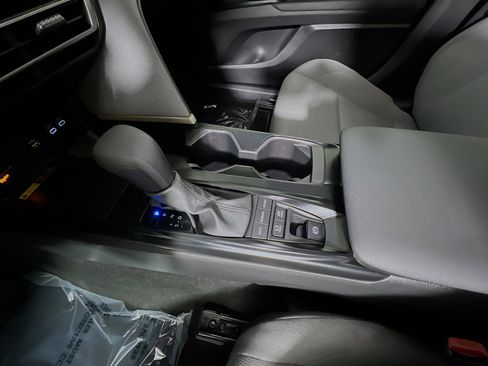 Used 2025 Toyota Camry LE image 25