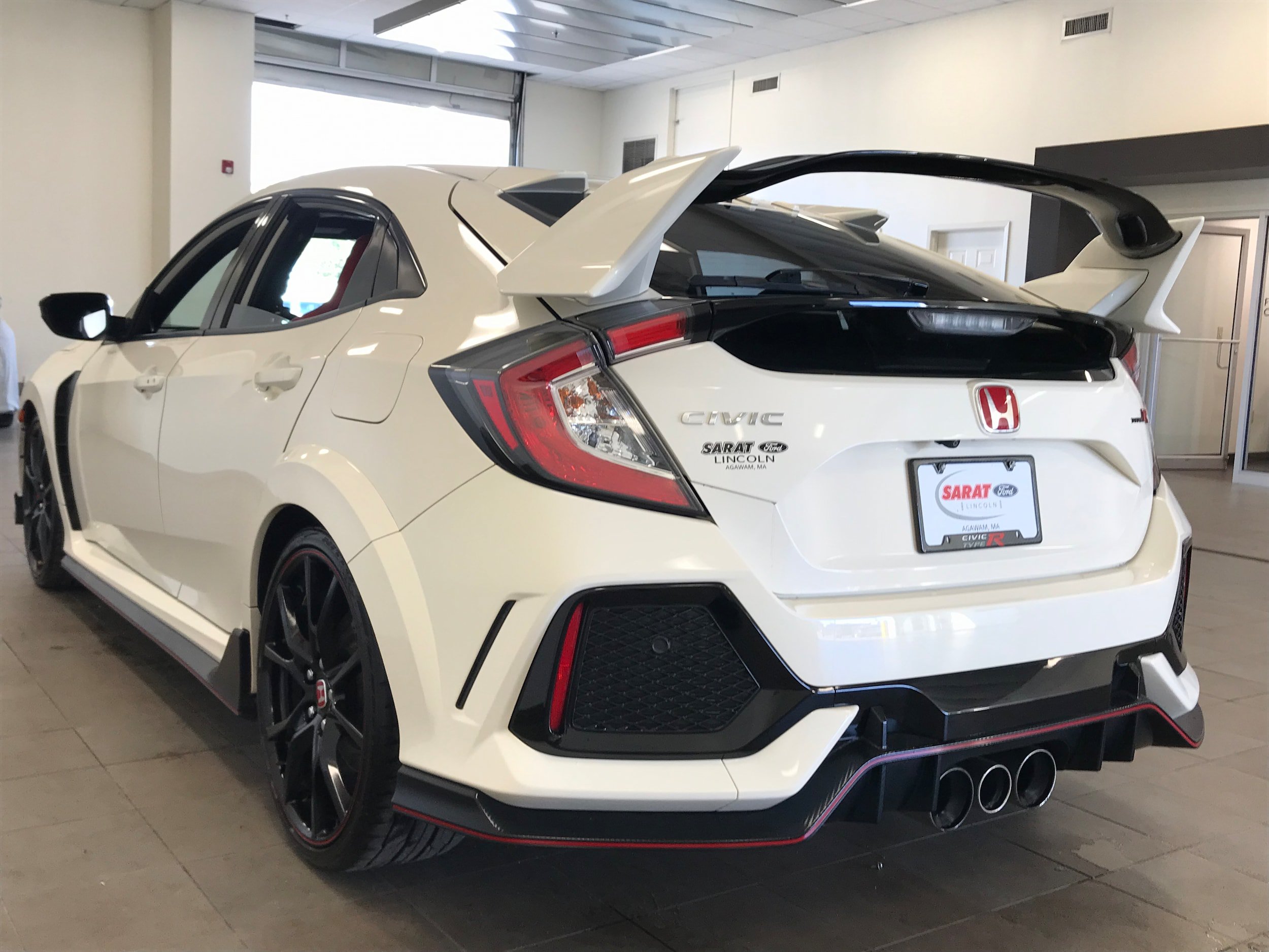 Used 2018 Honda Civic Type R image 6