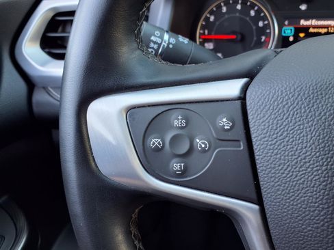 Used 2023 GMC Acadia SLT w/ LPO, Floor Liner Package FWD image 15