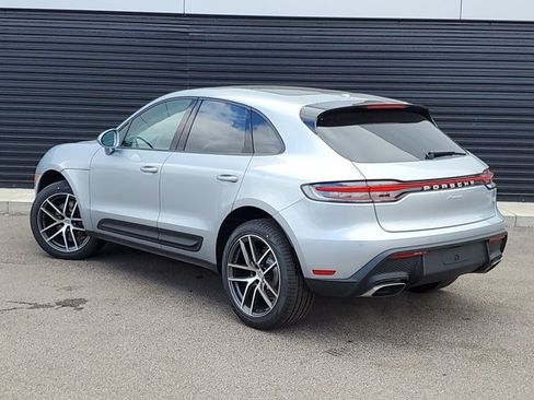 Used 2025 Porsche Macan AWD/4WD image 3