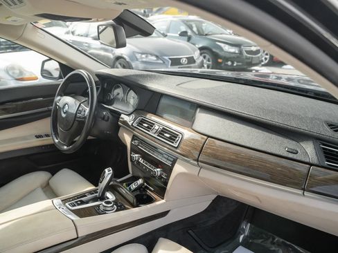 Used 2009 BMW 750Li image 13