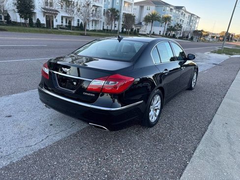 Used 2013 Hyundai Genesis 3.8 image 8