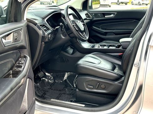 Used 2020 Ford Edge Titanium AWD/4WD image 9