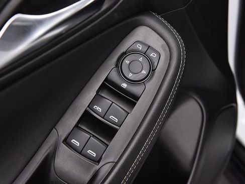 Used 2024 Buick Encore GX Sport Touring image 8