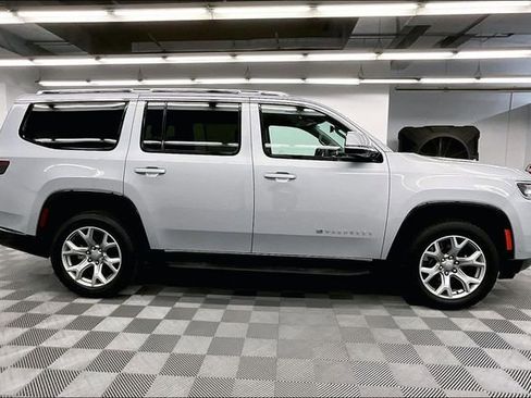 Used 2022 Jeep Wagoneer Series II AWD/4WD image 16