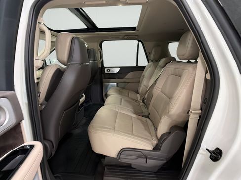 Used 2024 Lincoln Navigator L Reserve AWD/4WD image 19