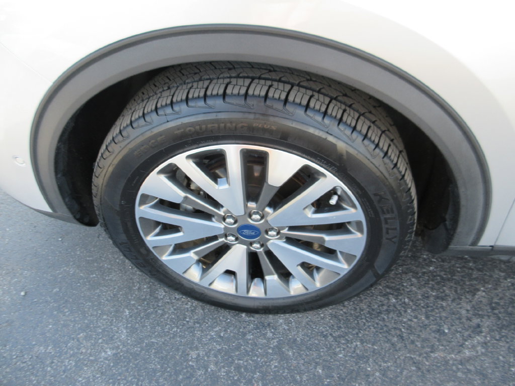 Used 2020 Ford Escape Titanium AWD/4WD image 14