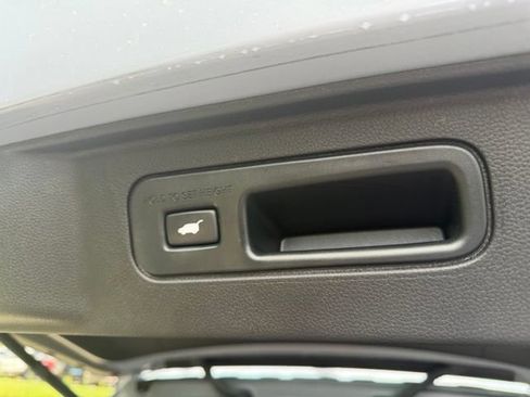 Certified 2024 Honda Pilot Touring image 15