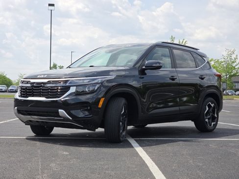 Used 2024 Kia Seltos EX AWD/4WD image 19