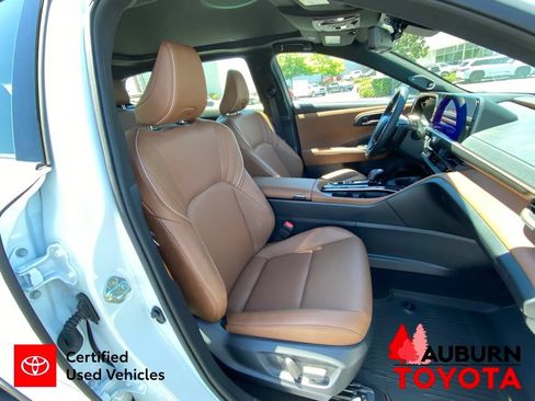 Certified 2025 Toyota Crown Signia w/ Advanced Technology Package AWD/4WD image 15