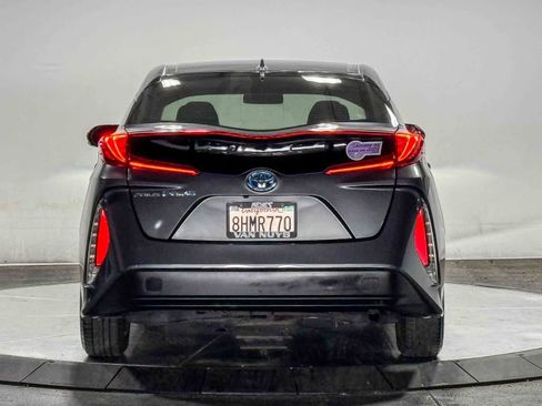 Certified 2019 Toyota Prius Prime Plus FWD image 4