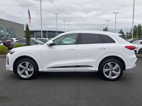 Certified 2025 Audi Q5 Premium w/ Premium Plus AWD/4WD image 2