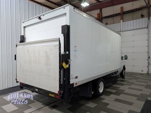 Used 2024 Ford E-350 and Econoline 350 Super Duty RWD image 4