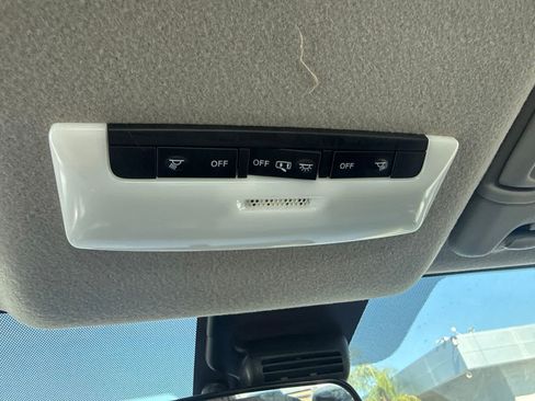 Used 2024 Nissan Versa SV FWD image 23