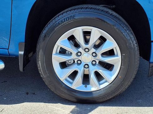Used 2023 Chevrolet Silverado 1500 Custom image 9