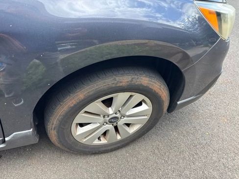 Used 2017 Subaru Outback 2.5i Premium AWD/4WD image 9