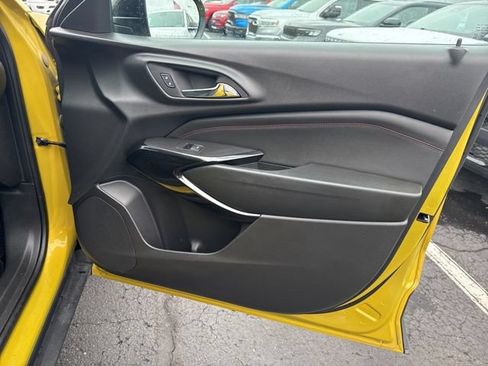 Used 2024 Chevrolet Trax RS w/ Sunroof Package FWD image 26