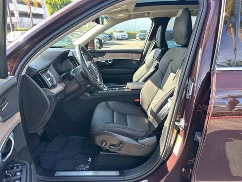 Certified 2025 Volvo XC90 B5 Core w/ Protection Package Premier image 17