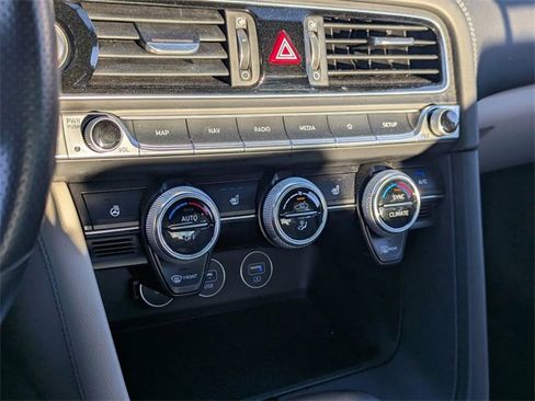 Used 2023 Genesis G70 2.0T image 28