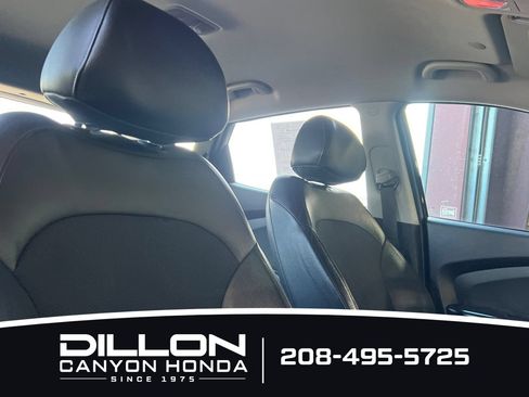 Used 2015 Hyundai Tucson GLS w/ Option Group 02 FWD image 17